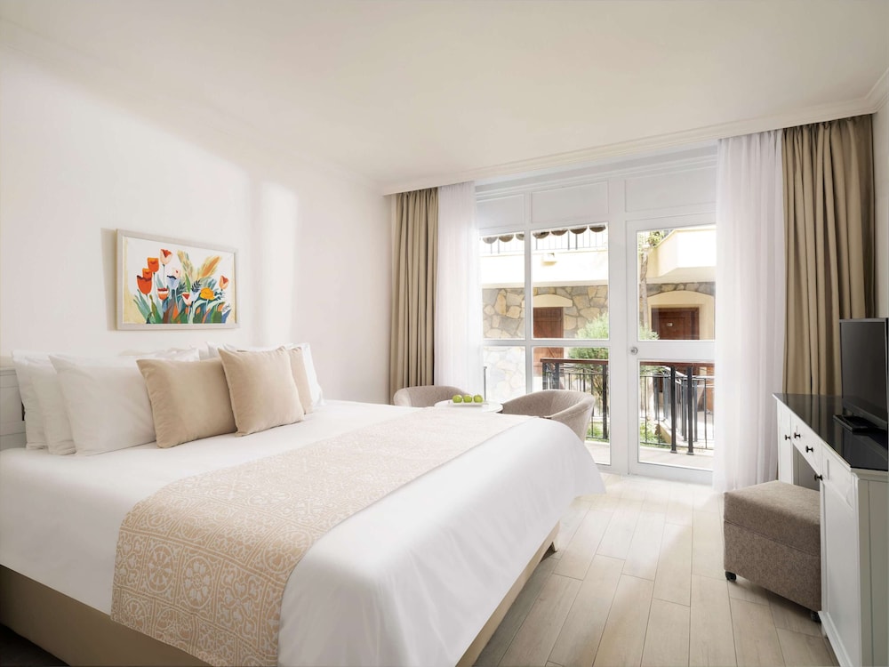 Standard Double or Twin Room, Balcony photo 2