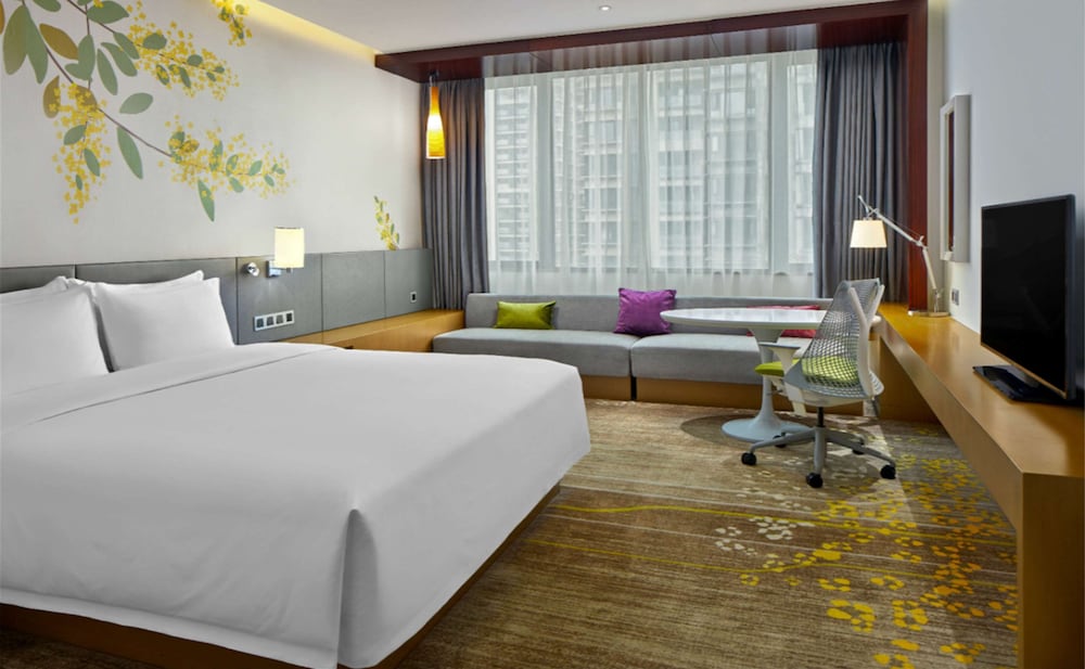 Room, 1 King Bed, City View (High Floor) photo 1