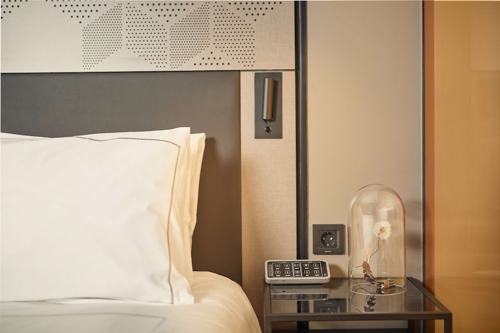 Superior Room, 1 Queen Bed photo 2