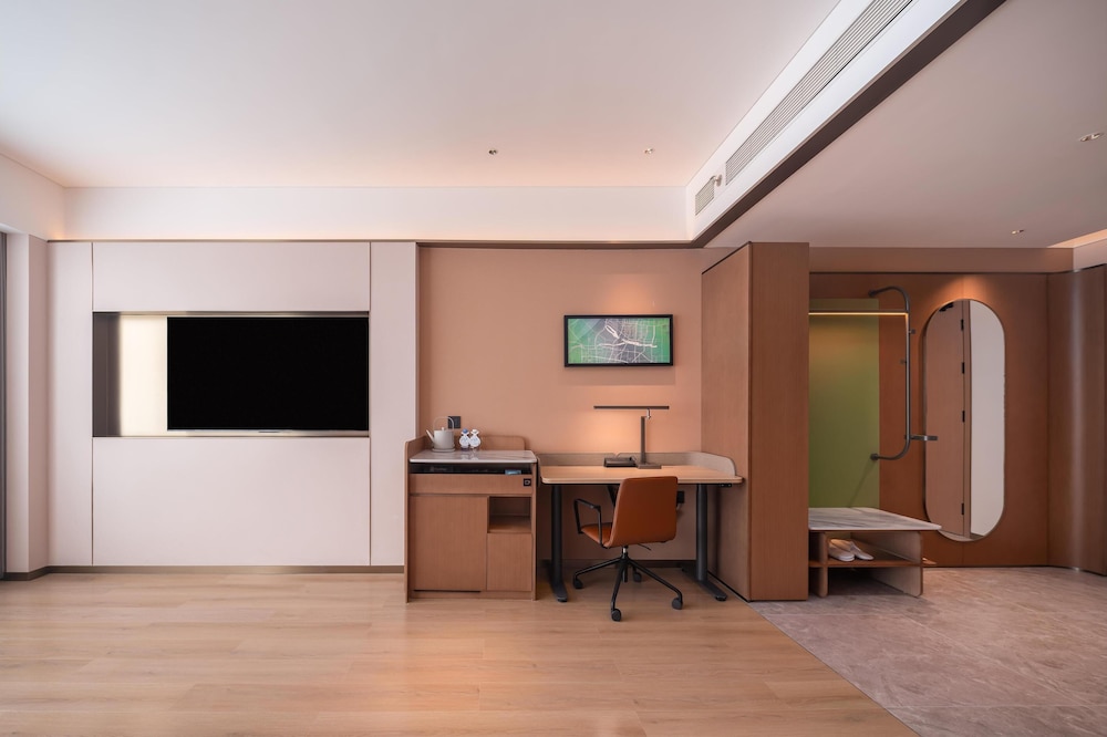 Deluxe Room, 1 King Bed