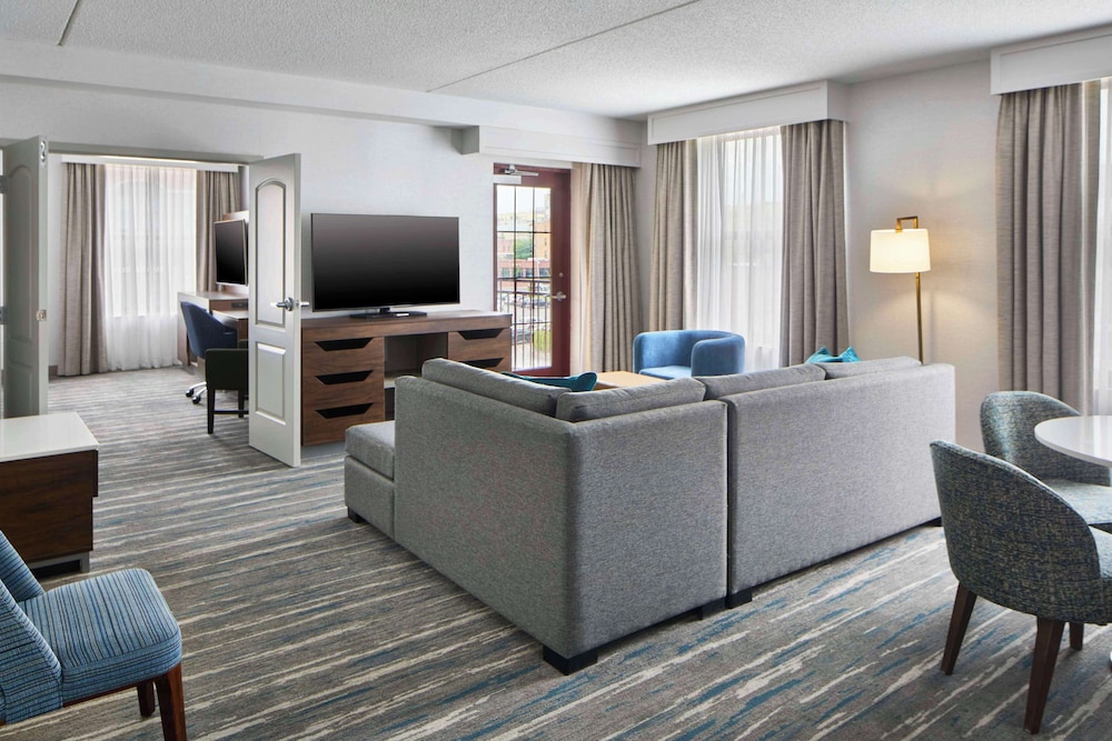 Suite, 1 King Bed, Accessible, Bathtub (Mobility & Hearing) - Photo 1