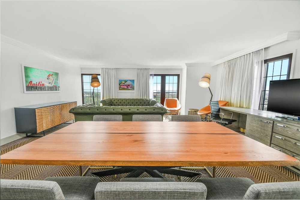 Suite, 1 Bedroom photo 1