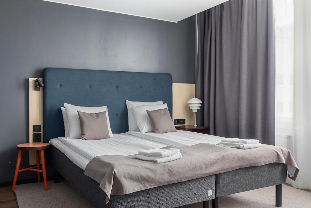 Suite, 1 King Bed, Non Smoking photo 2