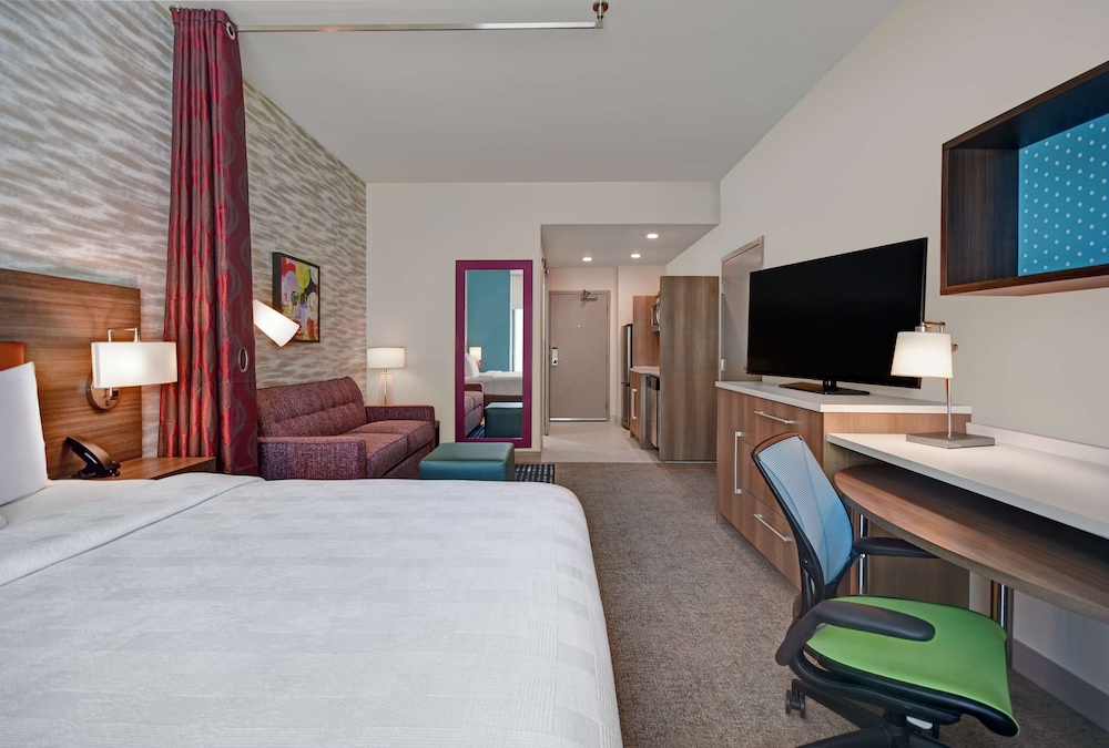 Studio, 1 King Bed, Accessible, Non Smoking (Hearing) photo 1