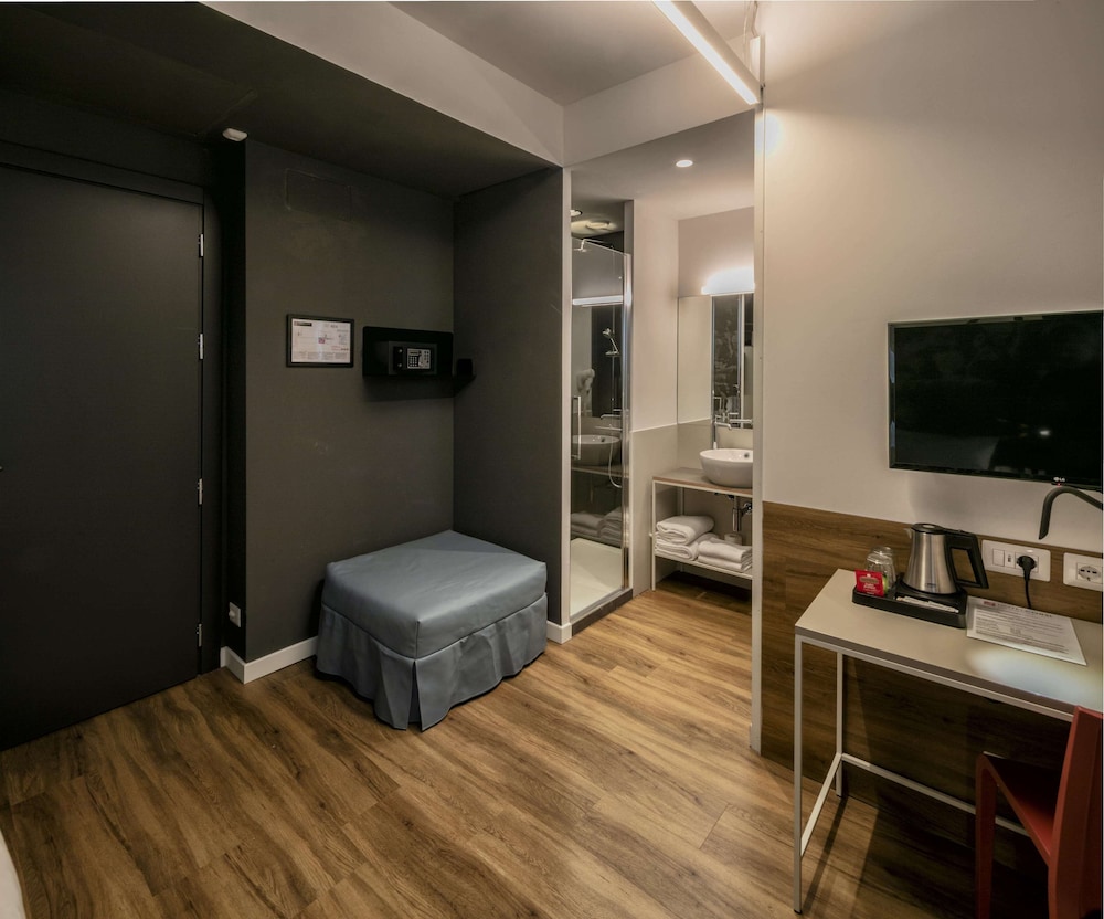 Superior Room, 2 Twin Beds, Non Smoking - Photo 4