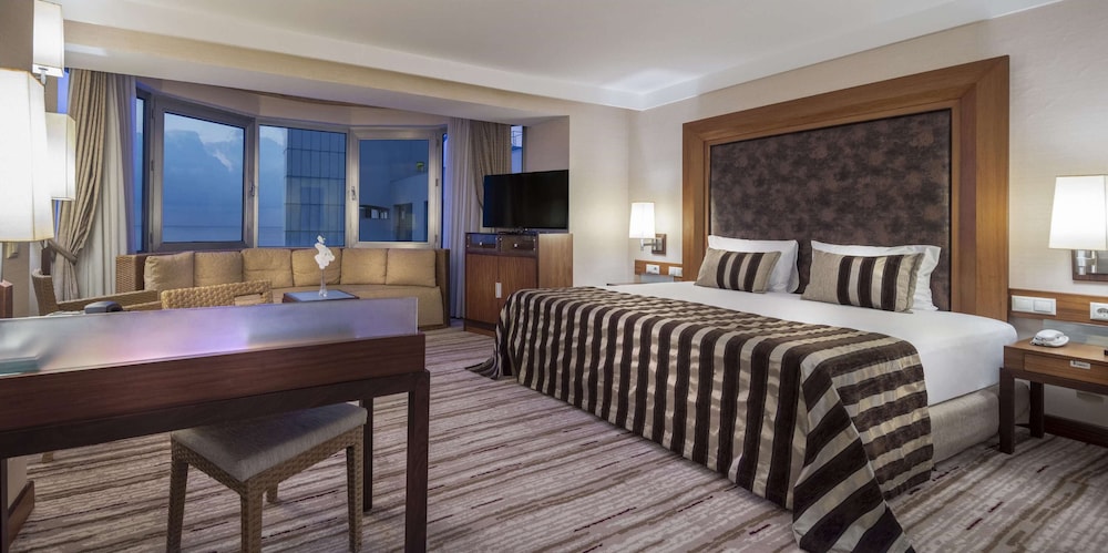 Family Suite, 2 Double Beds photo 2