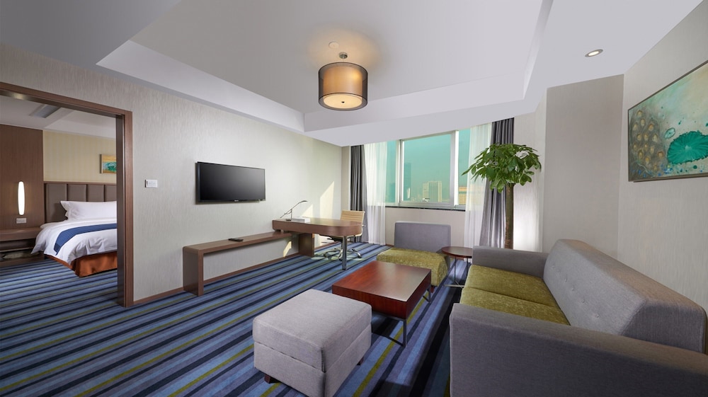 Suite, 1 Bedroom photo 3