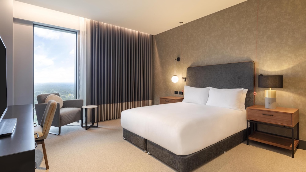 Standard Room, 1 Queen Bed (With Sofa Bed) - Photo 4