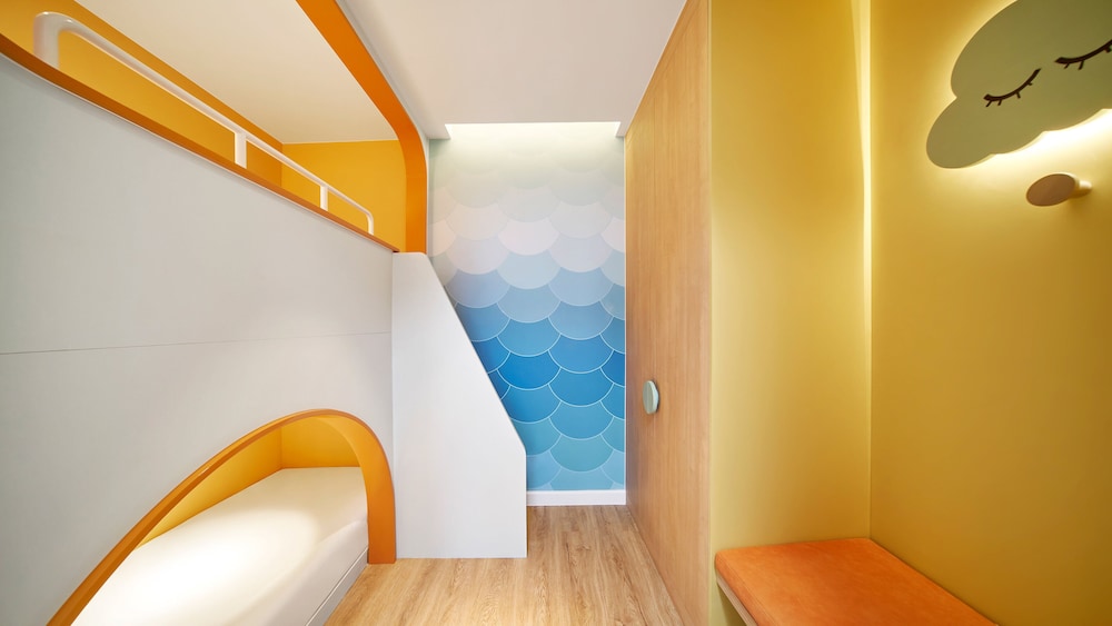 Family Suite, Multiple Beds (Forest View) - Photo 4