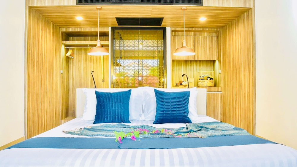 Executive Room, 1 King Bed, Balcony, Sea View