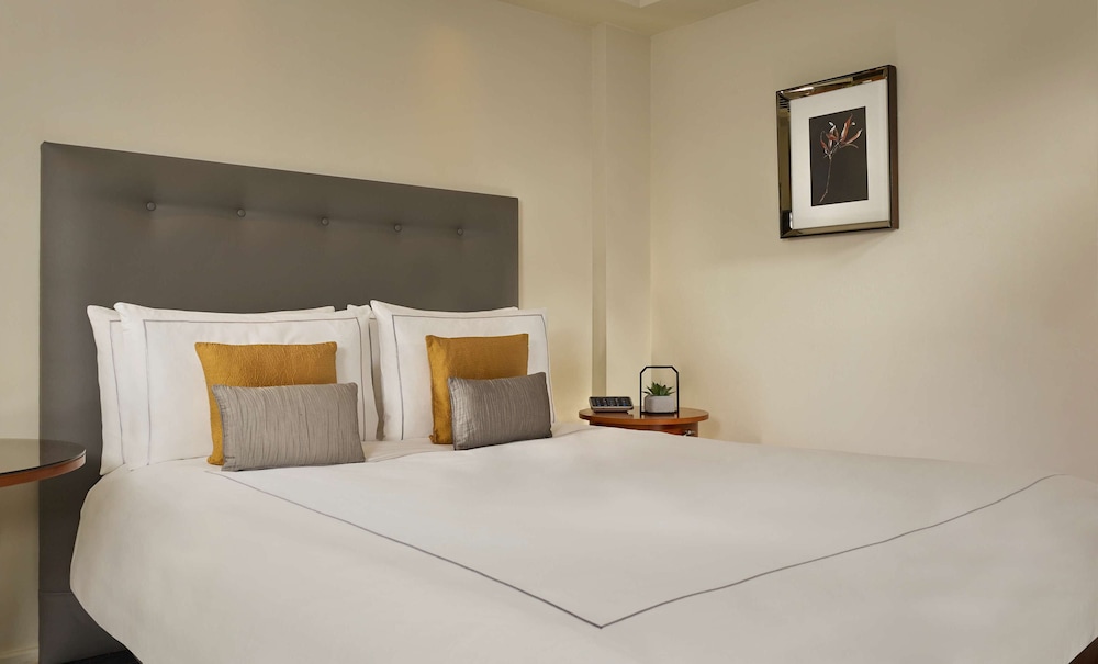 Executive Room, 1 King Bed photo 2