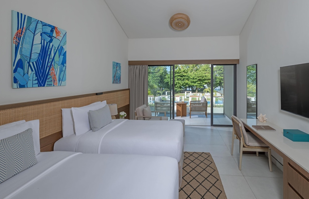 Premium Lagoon View Balcony Room - Photo 2