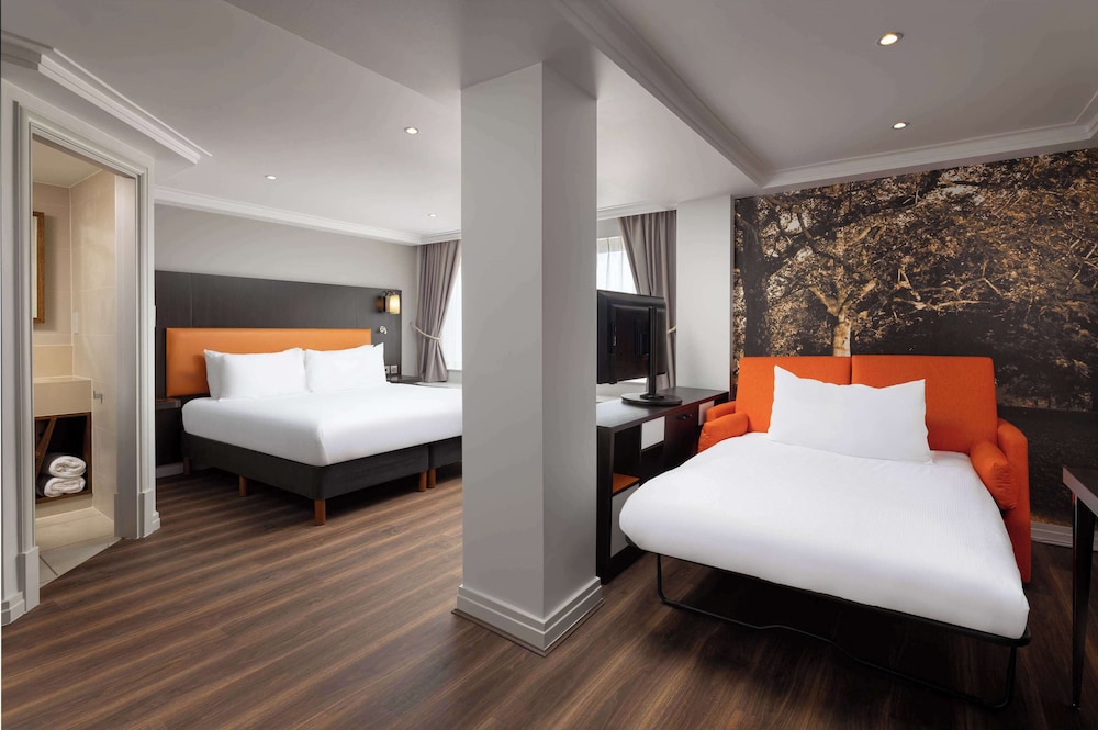Junior Suite, 1 King Bed photo 1
