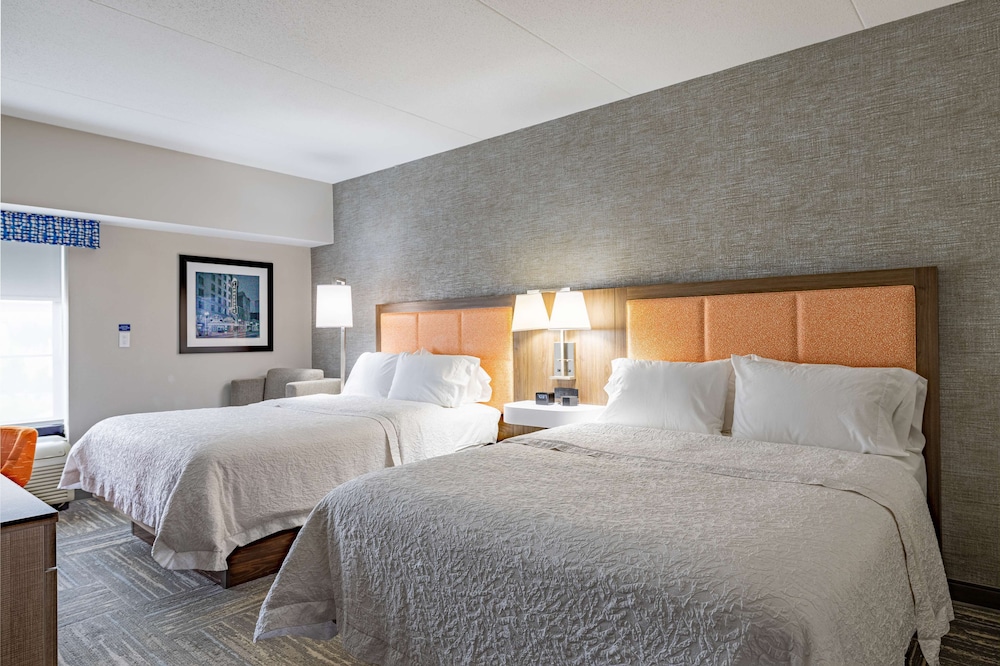 Suite, 2 Queen Beds, Accessible, Bathtub - Photo 2
