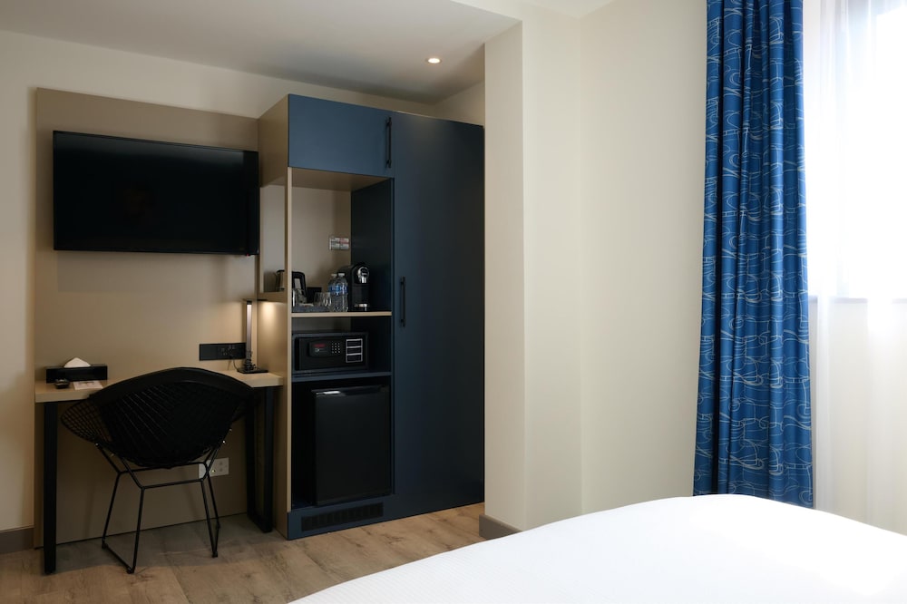 Room, 1 Double Bed - Photo 3