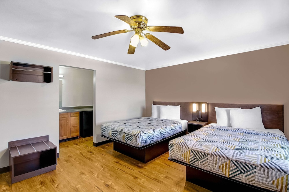 Deluxe Room, 2 Double Beds, Non Smoking, Refrigerator & Microwave - Photo 1