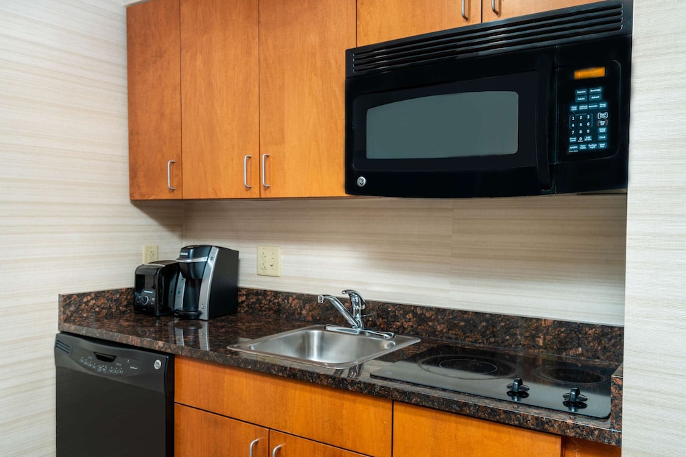 Suite, 2 Bedrooms, Non Smoking - Photo 7