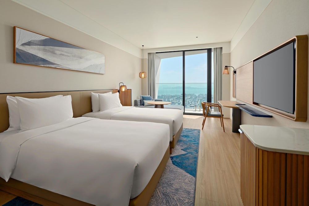 Deluxe Room, 2 Twin Beds, Bay View