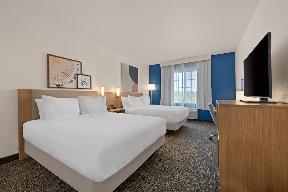 Room, 2 Queen Beds, Accessible, Bathtub (Mobility & Hearing) - Photo 2