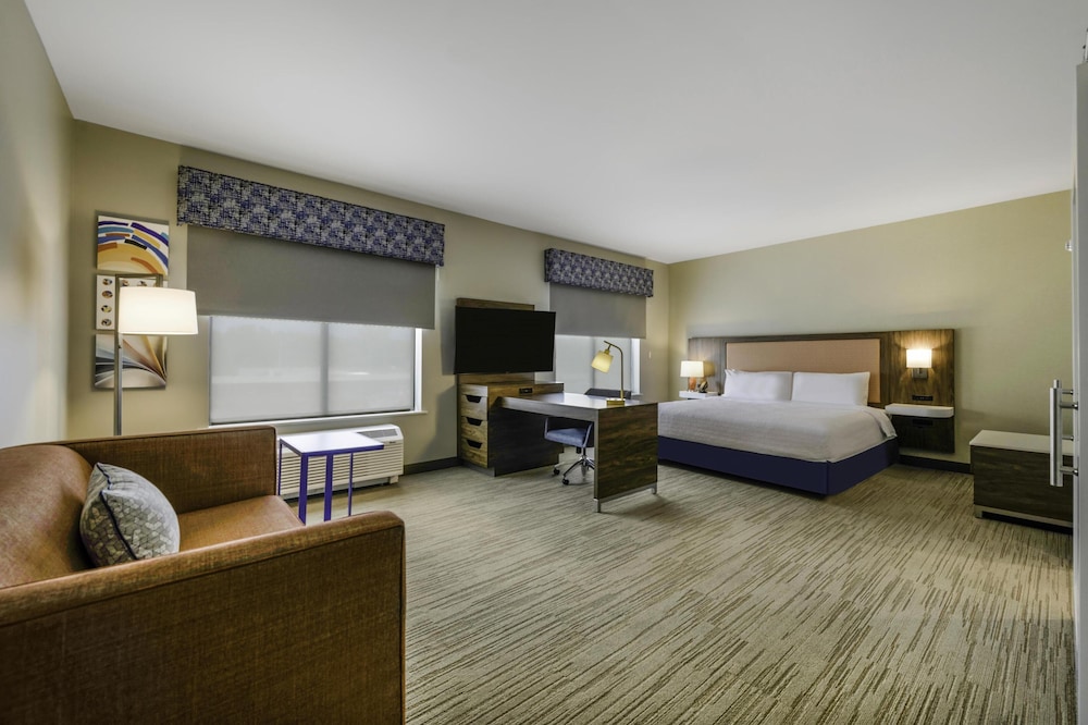Studio, 1 King Bed, Accessible Bathtub