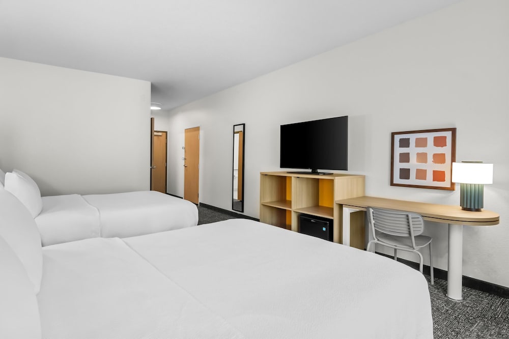 Room, 2 Queen Beds, Accessible, Bathtub (Mobilty & Hearing) - Photo 3