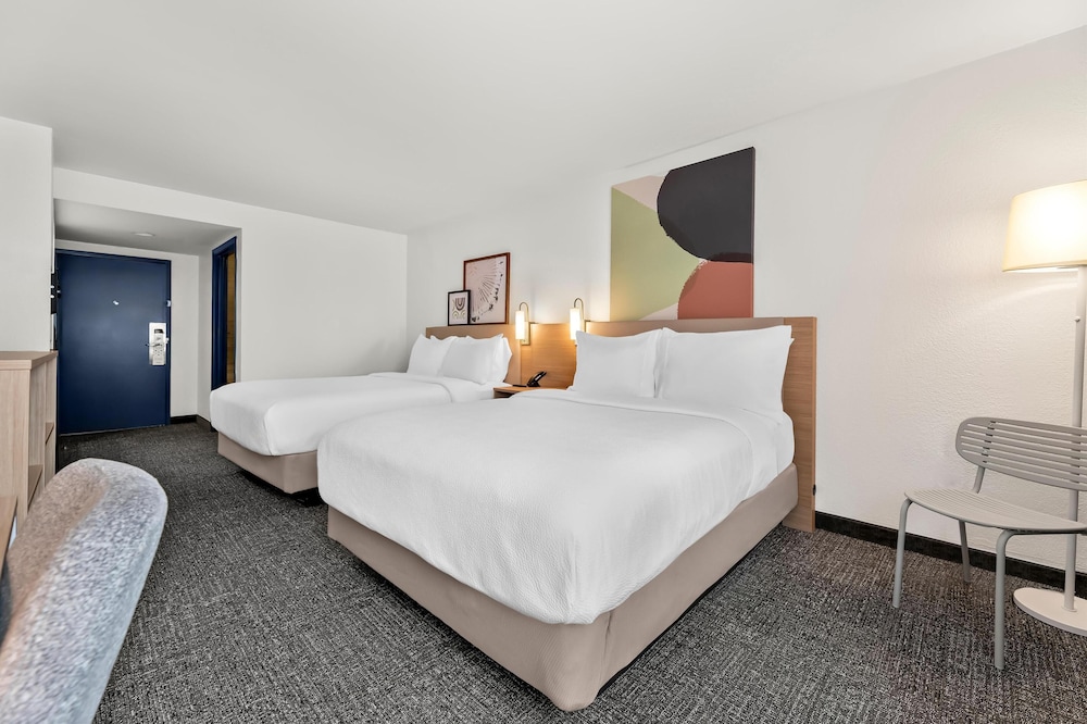 Room, 2 Queen Beds - Photo 2