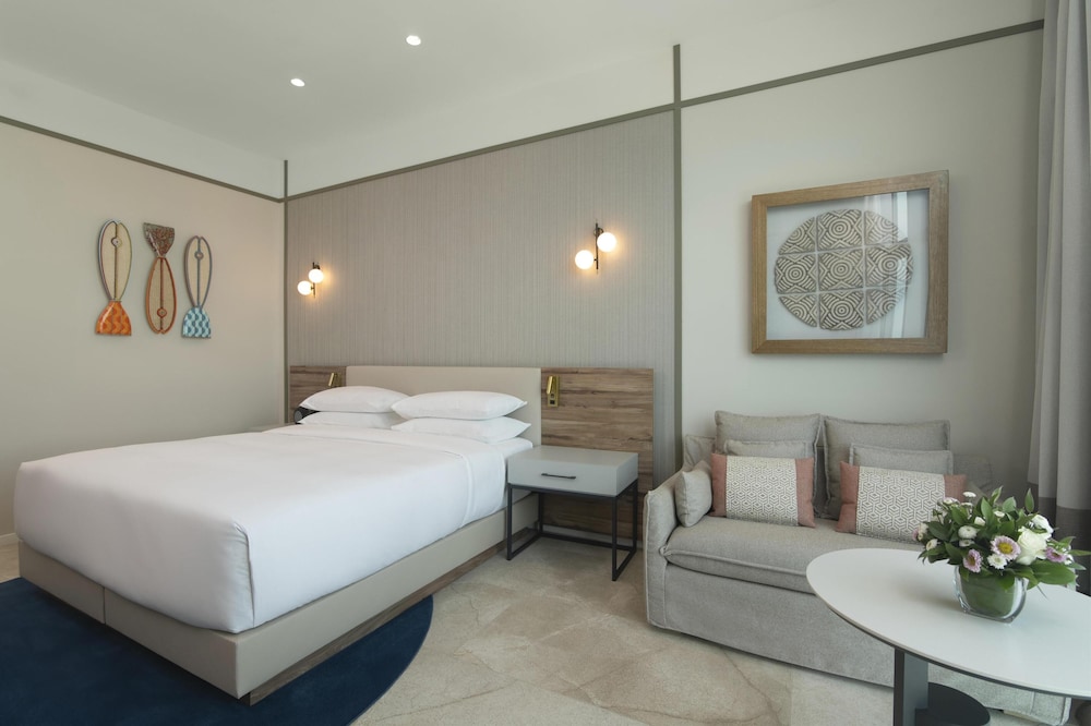 Deluxe Room, 1 King Bed, Accessible photo 3