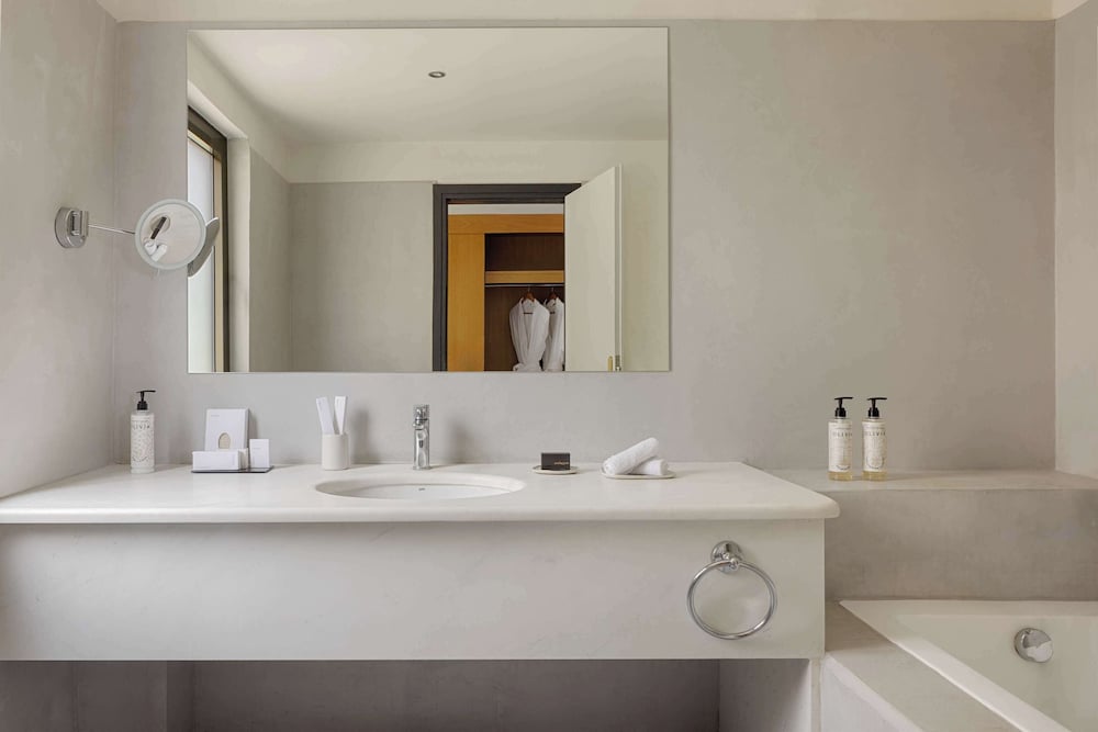 Junior Suite (Sapphire Cozy Suite)
