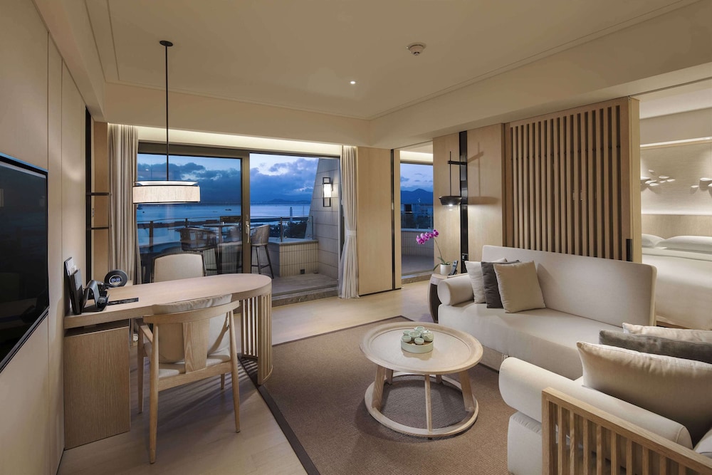 King One Bedroom Seaside Suite Nanhai Wing