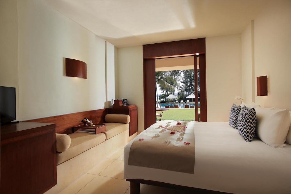 Superior Room, 1 King Bed - Photo 6