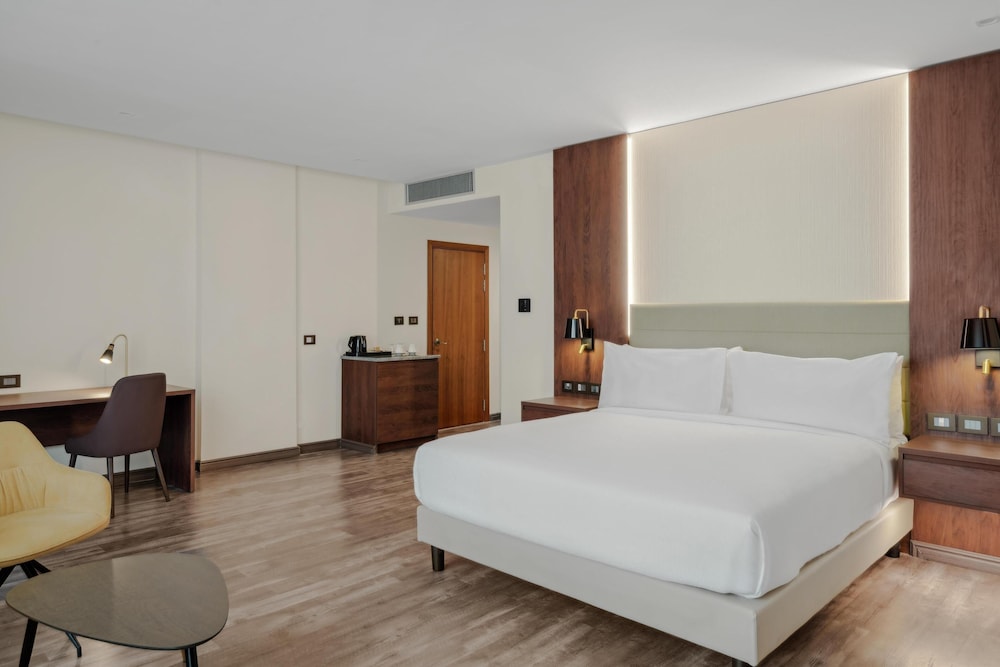 Junior Suite, 1 King Bed - Photo 6