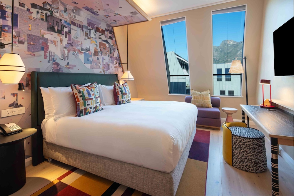 Room, 1 King Bed with Sofa, Mountain View