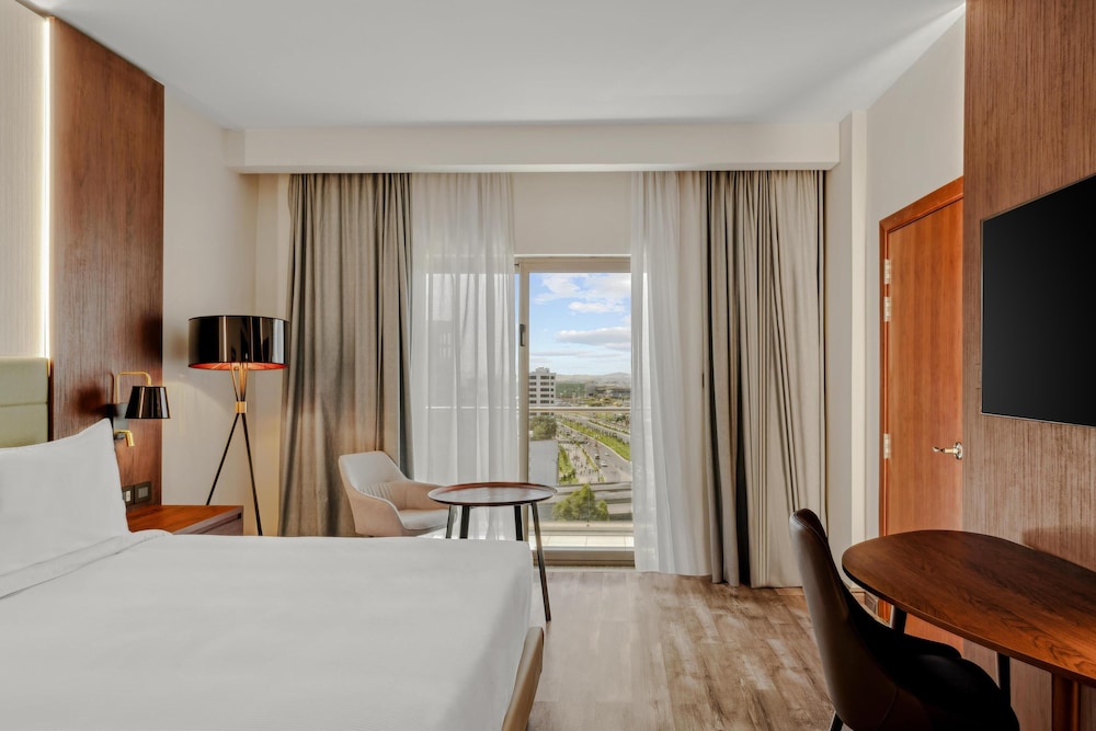 Junior Suite, 1 King Bed - Photo 4