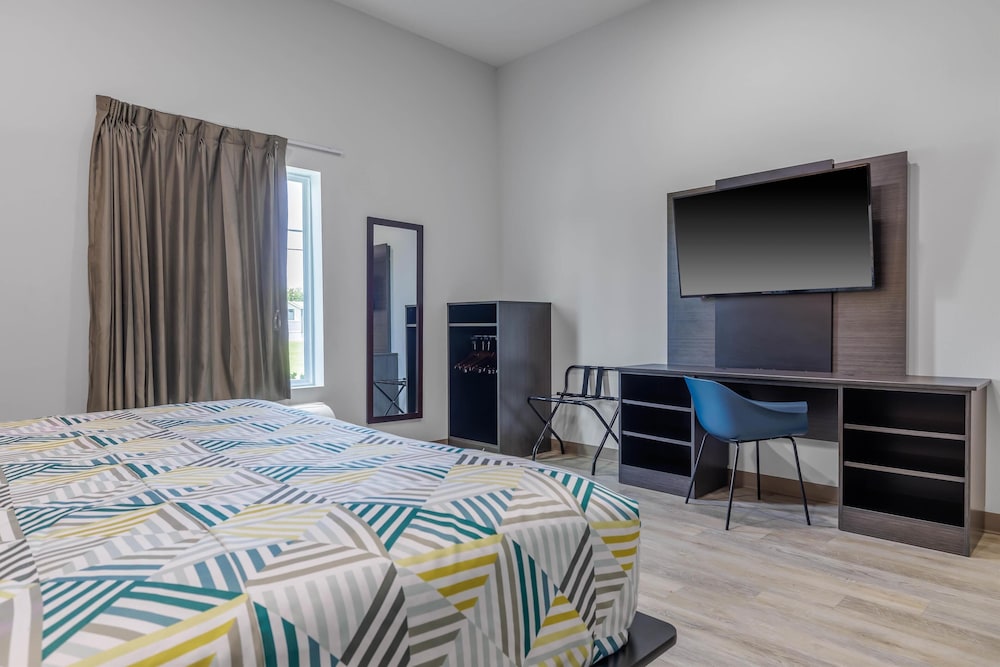 Standard Double Room, 1 King Bed, Non Smoking - Photo 6