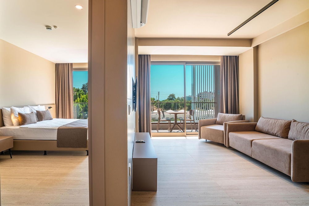 Apartment, 1 Bedroom, Kitchen, Pool View