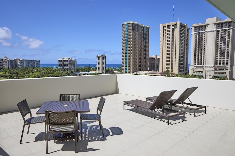 Suite, 1 King Bed, Ocean View, Corner (Park/Ocean View, Lanai) - Photo 3