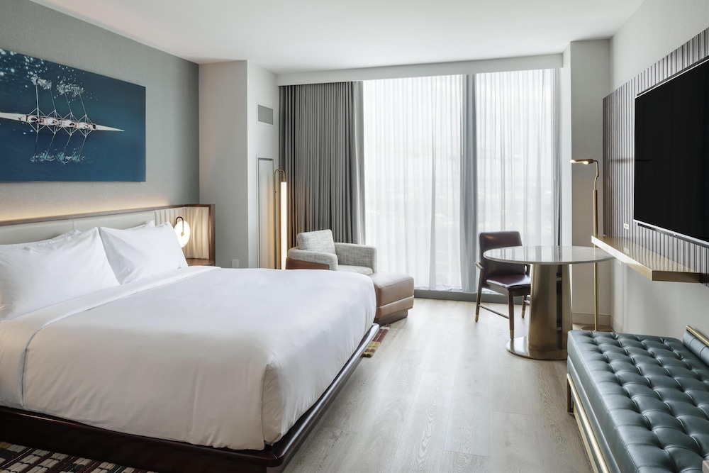 Deluxe Room, 1 King Bed (View) - Photo 2