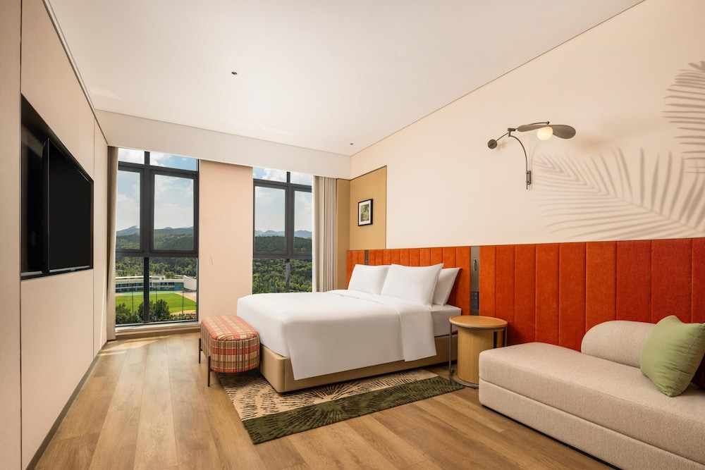 Standard Room, 1 King Bed
