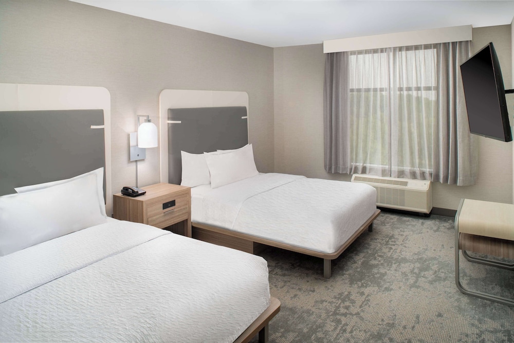 Suite, 2 Queen Beds, Accessible, Bathtub (Mobility & Hearing) - Photo 2
