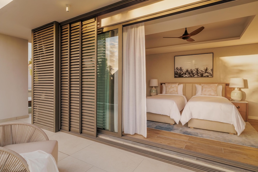 Villa, 5 Bedrooms, Oceanfront (Private Homes With Pool) - Photo 4