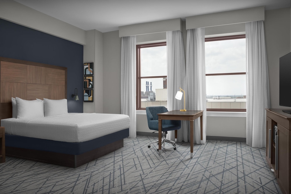 Room, 1 King Bed, Accessible, Bathtub (Hearing) photo 2