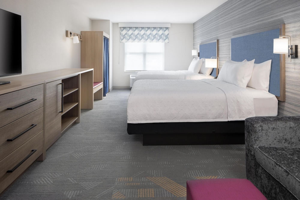 Studio, Multiple Beds (Hearing)