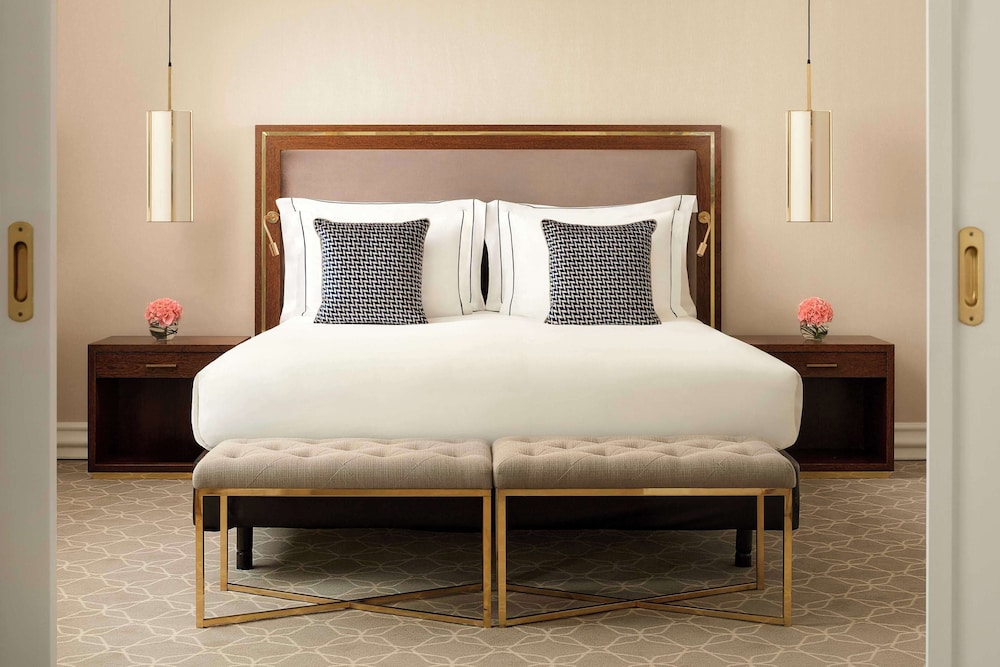 Premium Suite (Extra Bed 3 Adults)