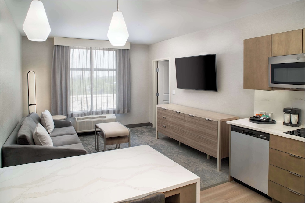 Suite, 1 King Bed, Accessible (Hearing) - Photo 3