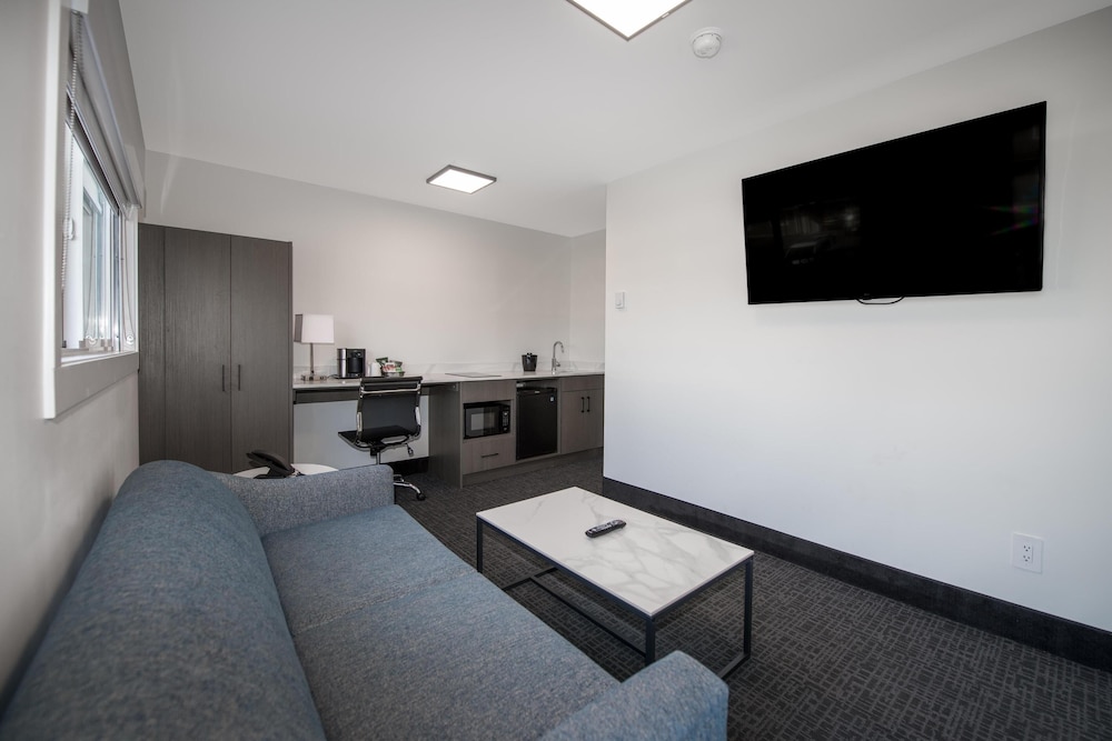 Suite, 1 King Bed with Sofa bed, Kitchenette