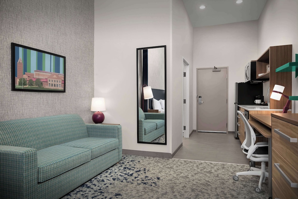 Suite, 1 King Bed (Hearing) - Photo 4