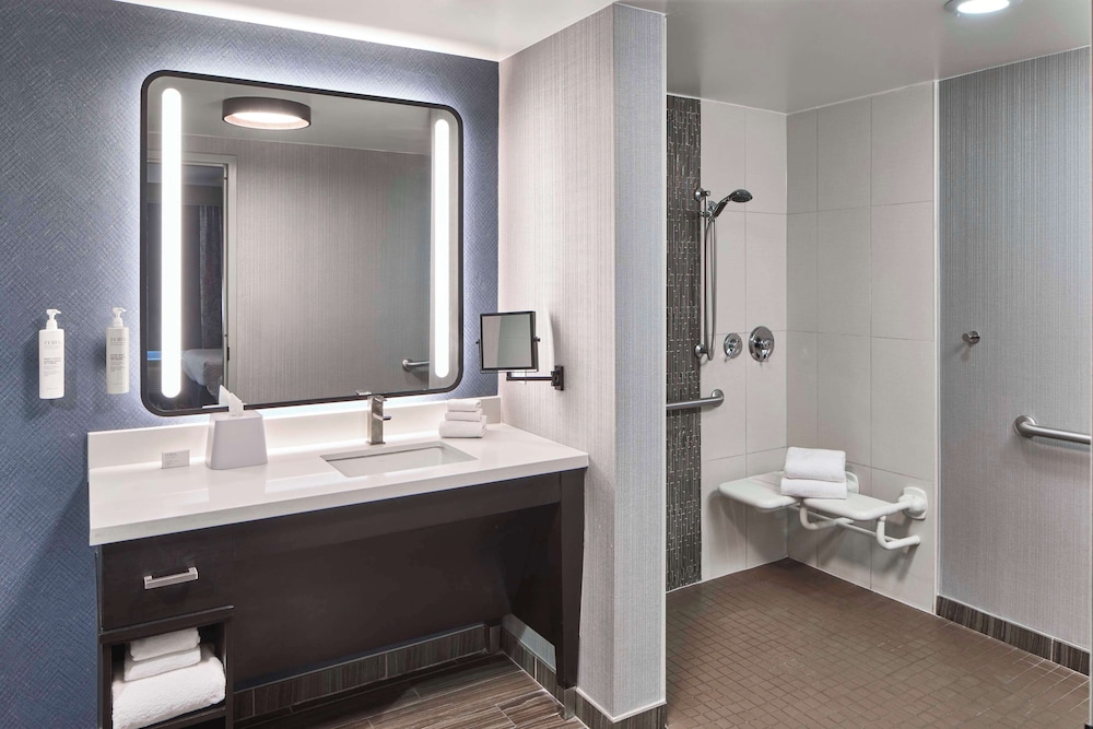 Suite, 2 Queen Beds, Accessible, Balcony (Hearing)