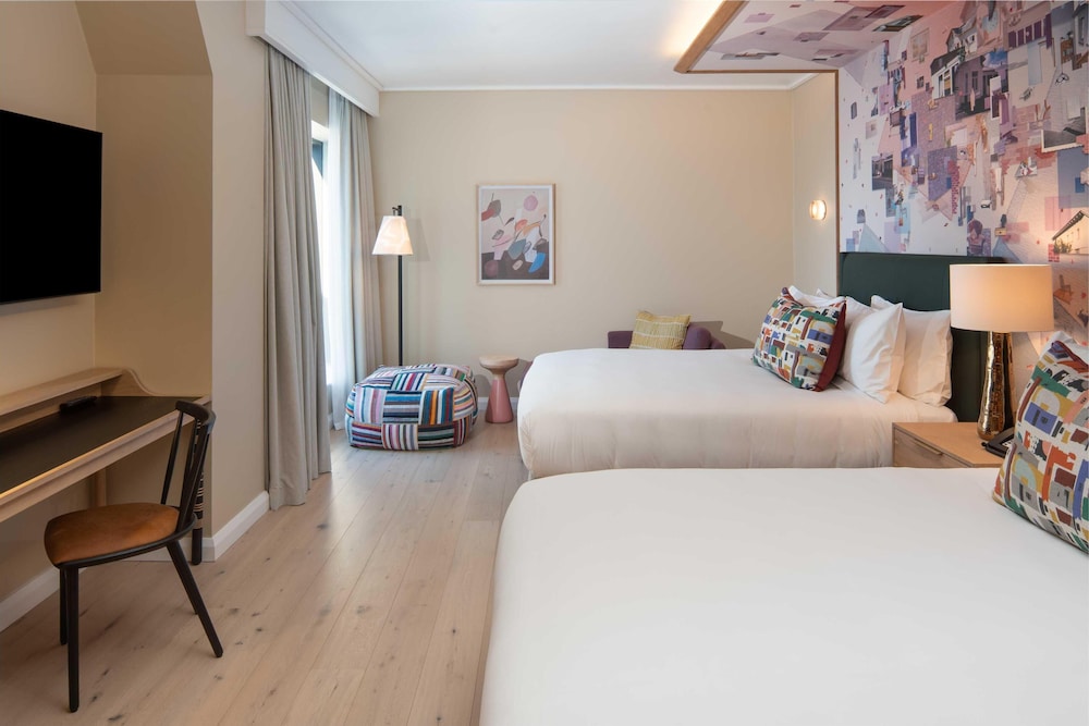 Basic Room, 2 Queen Beds thumbnail 6