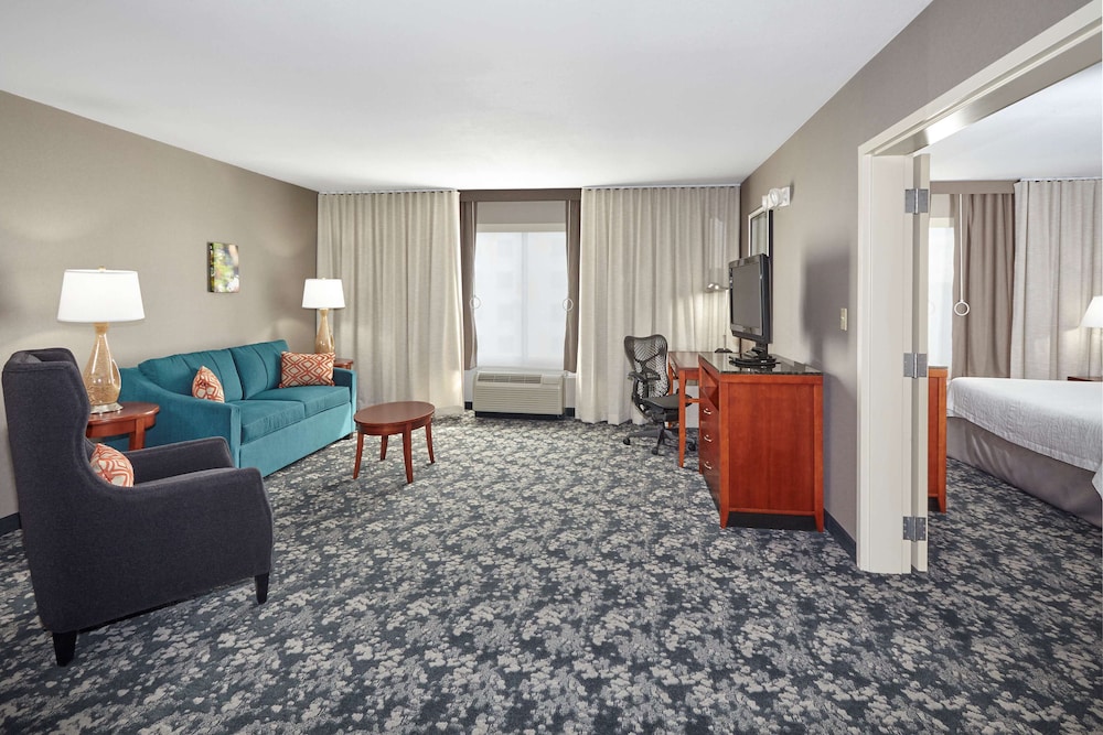 Junior Suite, 1 King Bed, Accessible - Photo 3