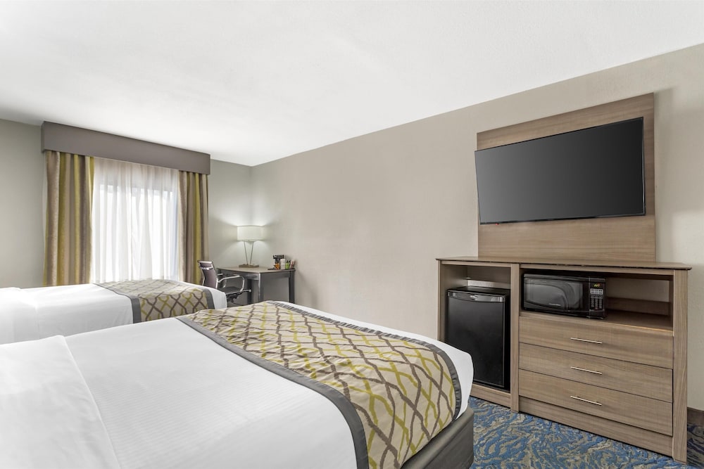 Suite, 2 Queen Beds, Non Smoking (with Sofabed) - Photo 3